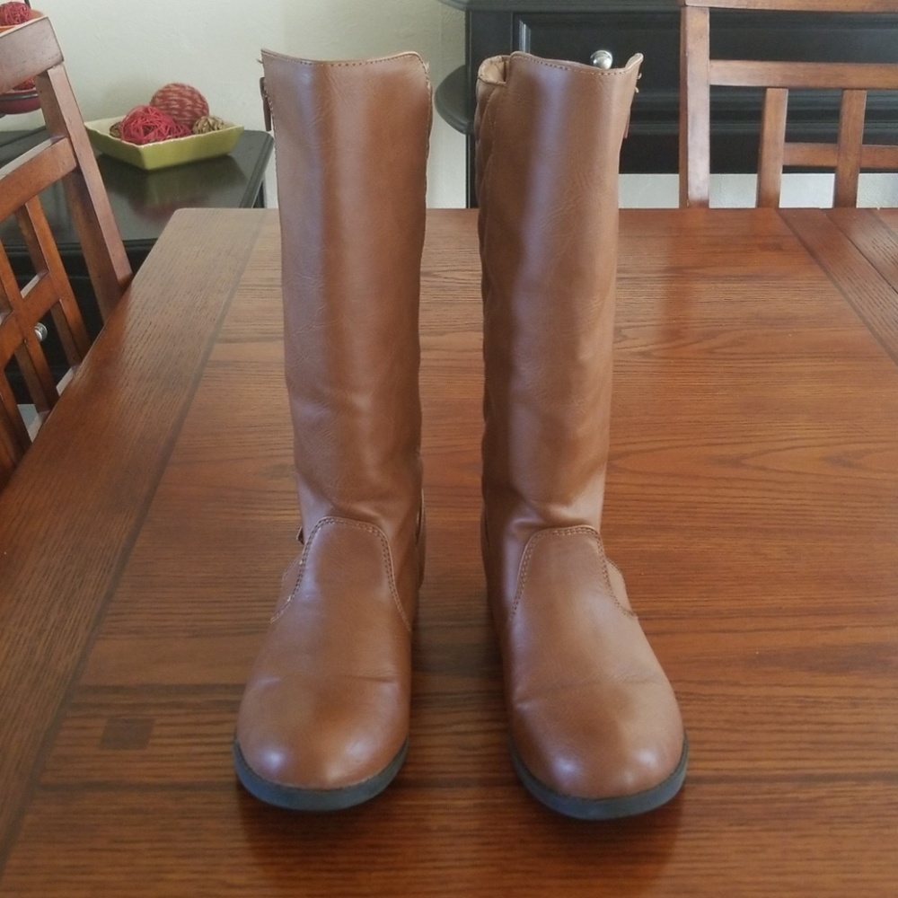 Adorable Girls size 4 boots
